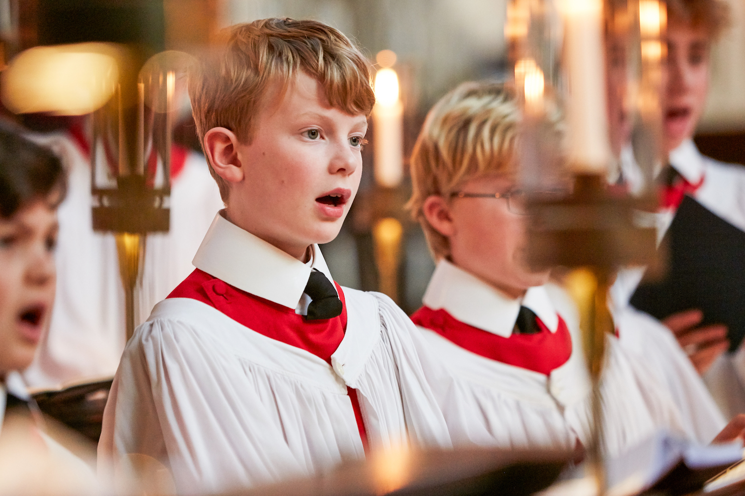 King's choristers singing rs2622_20161022-kings_college_choir_rehearsal_035