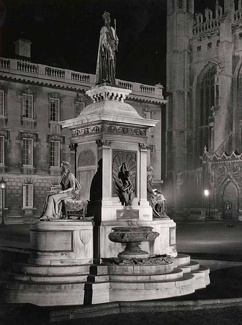 King's College Fountain floodlit. Photo by E. Leigh. (FRO/14)