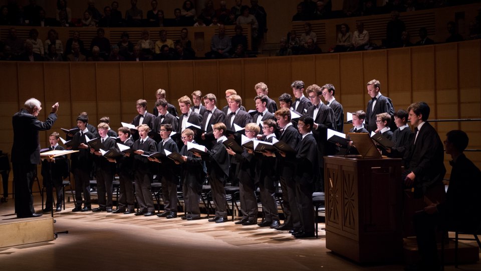 emv_-_the_choir_of_kings_college_cambridge_-_photograph_by_jan_gates-19