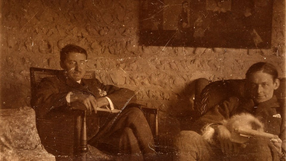 E.M. Forster (left) and T.S. Eliot (right) probably at Virginia Woolf’s home Monk’s House, c.1922.  (EMF/27/349)