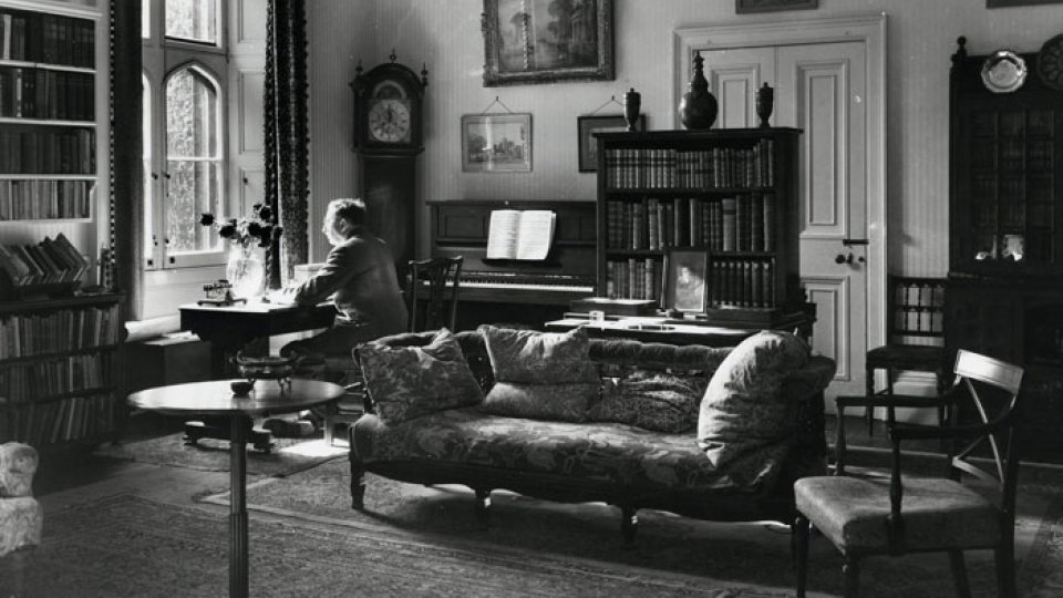 EM Forster in his College sitting room (taken by Edward Leigh, 1968; EMF/27/861)