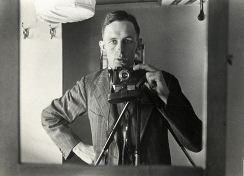 Self-portrait (Leach, China, c.1934; ERL/4/1) Self-portrait (Leach, China, c.1934; ERL/4/1)