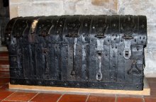 rs2339_img_5852-scr A chest belonging to Henry VII, now in the Chapel exhibition