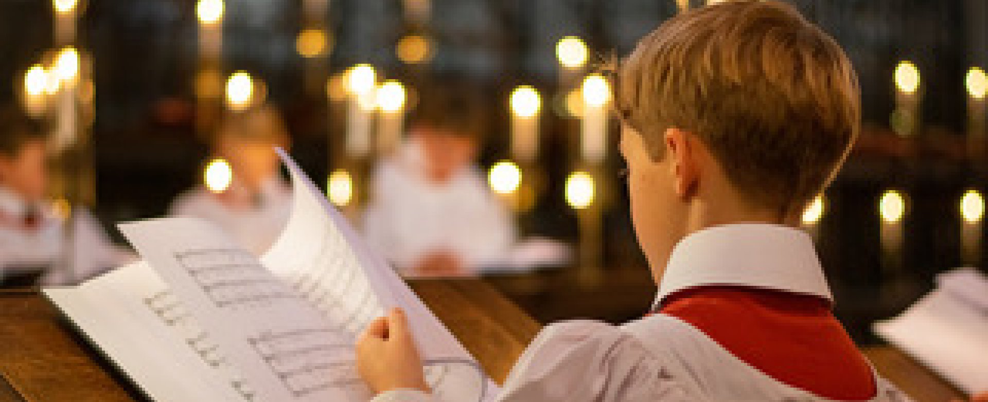 Chorister turning page clip_image001